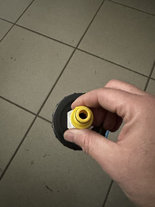 Plywak do zbiornika na wode czysta do przyczepy kampingowej