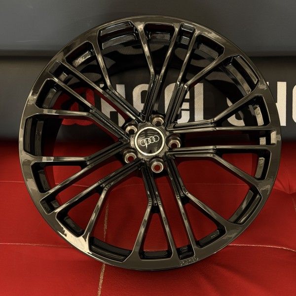 диски Audi Q7 4M R22 SQ7 Ковані