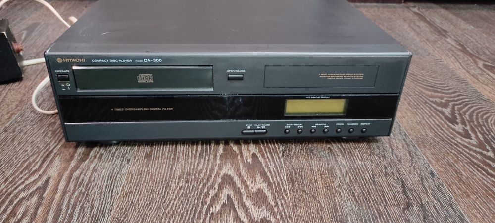 Проигрыватель Hitachi DA -300