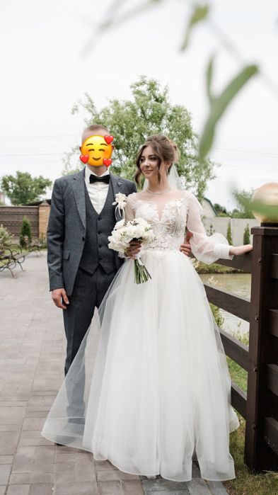 Весільна сукня