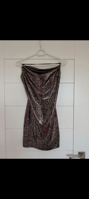 Sukienka motyw węża