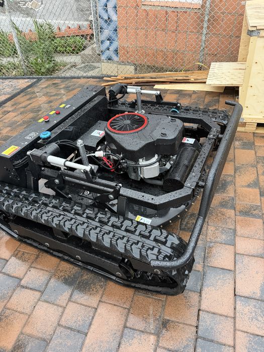 Дистанційна гусенична бензинова косарка L NO-900D, 27 к.с., Loncin 764cc, захват 900 мм