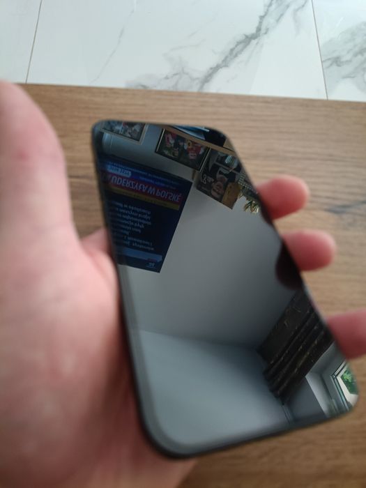 Sprzedam iPhone 16e, 128 Gb, czarny, bateria 100% kondycja