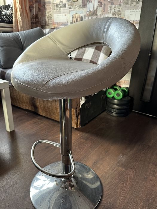 Стілець для салону краси, стілець візажиста