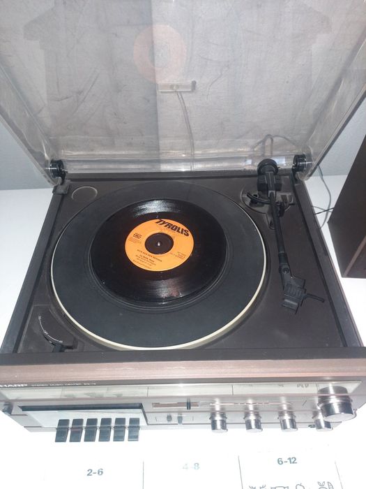 SHARP stereomuzik zentr