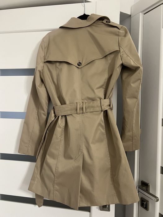 Бежевий тренч, розмір М