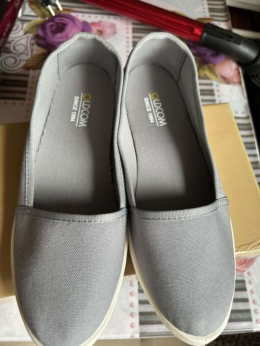 Жіноче легке взуття