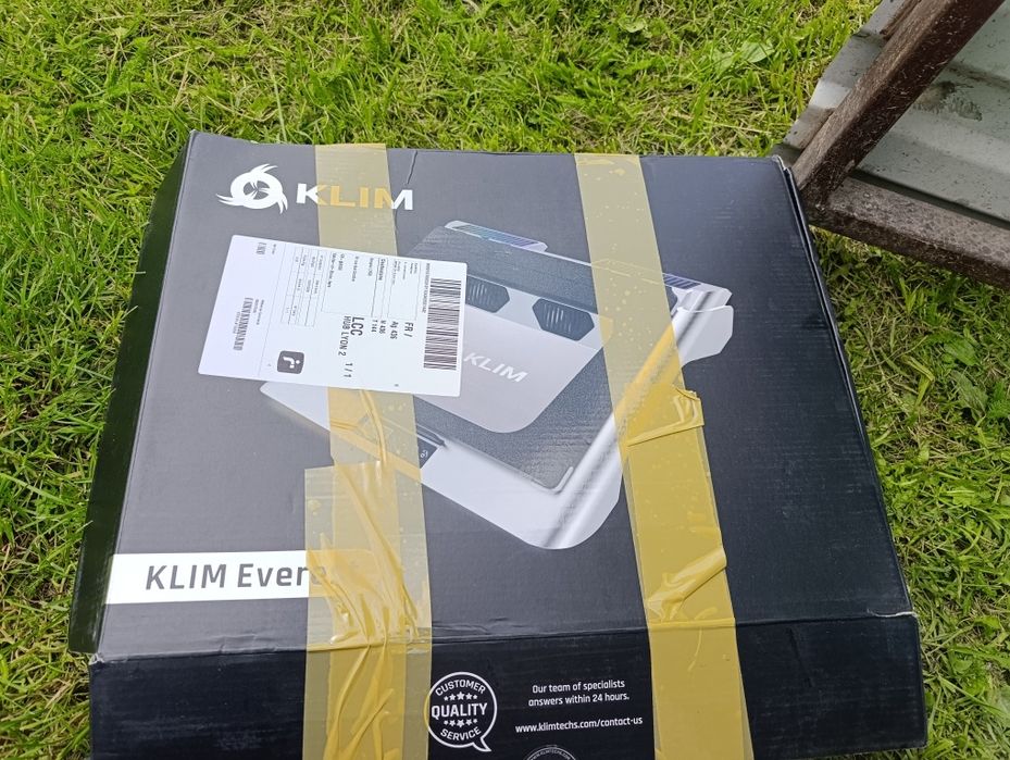 Охолоджуюча підставка для ноутбука KLIM Everest.