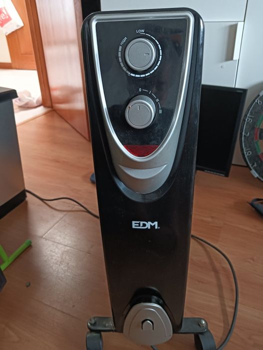 Radiador a Óleo EDM 1500W (8 Elementos) – Como Novo / Em Excelente Estado