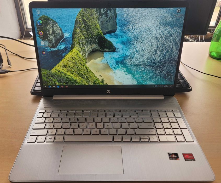 HP 15s / Ryzen 5 5500U / 8GB / 512GB SSD / Full HD
