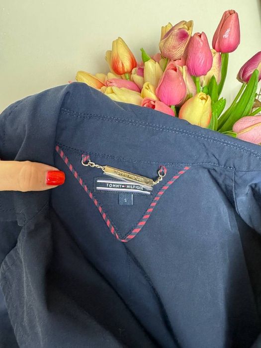 Damski trencz płaszcz granatowy Tommy Hilfiger S klasyczny do kolan