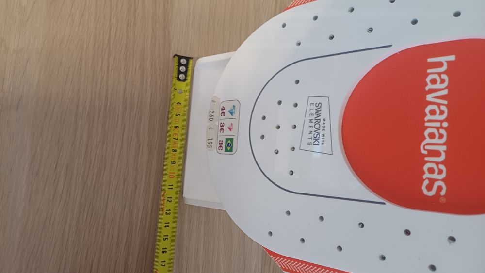 Expositor de pins (havaianas)