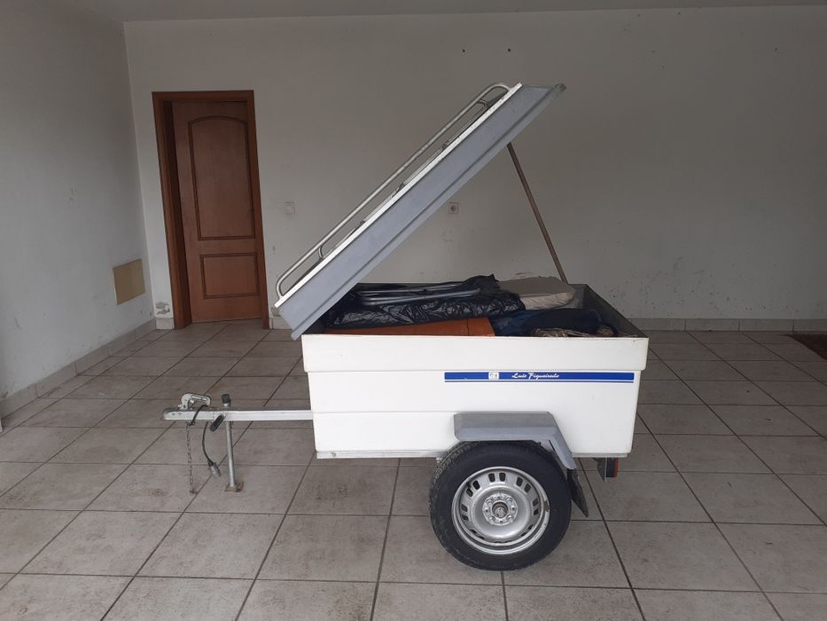 Atrelado para campismo e diversos