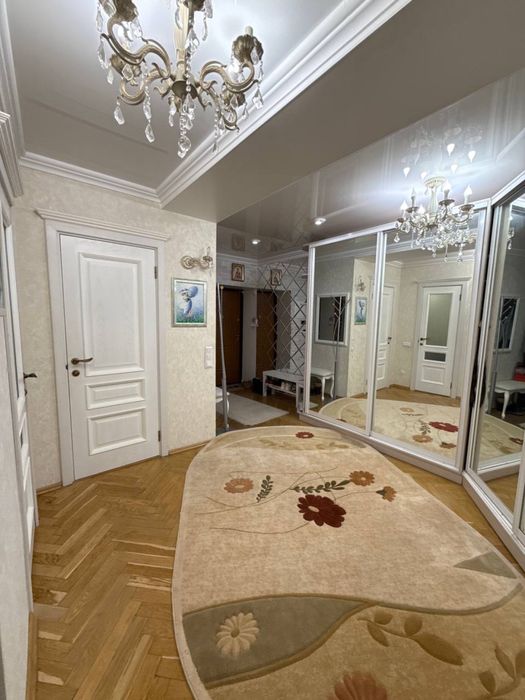 Продаж елітної квартири в центрі м.Луцьк