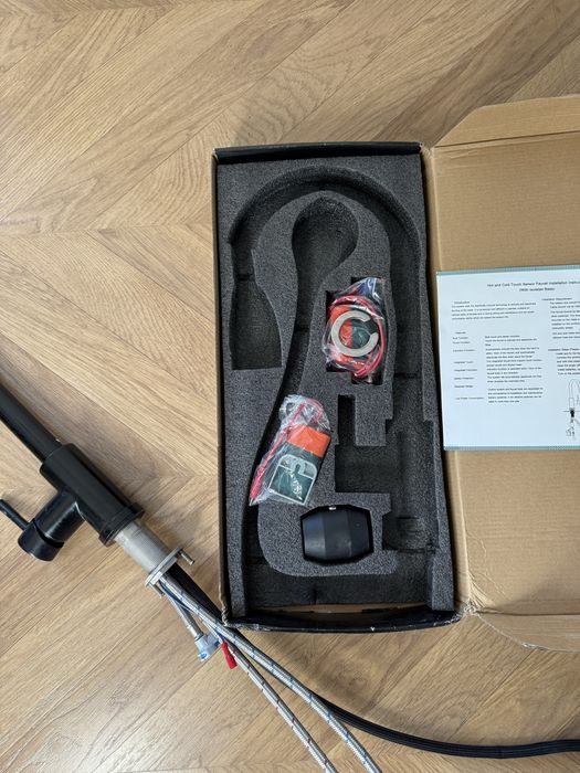 Kran bateria kuchenna czarny mat dotykowy z perlatorem 2 funkcyjnym.