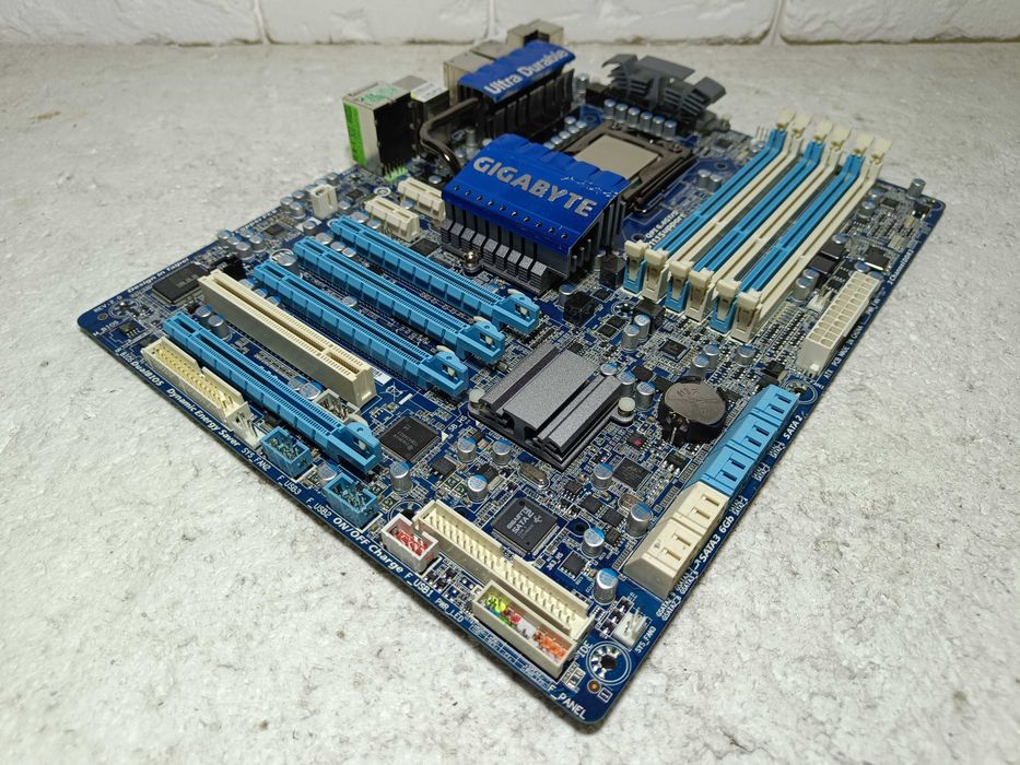 КОМПЛЕКТ Материнська плата Gigabyte GA-X58A-UD3R + проц i7-960 LGA1366