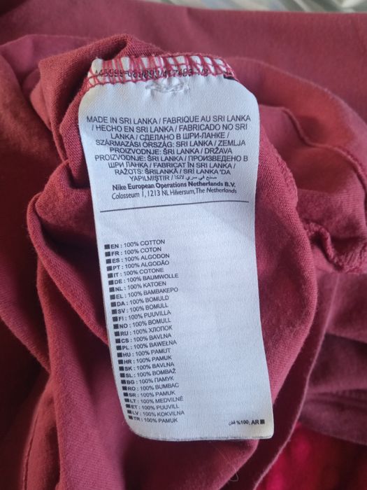 Bordowa koszulka Nike