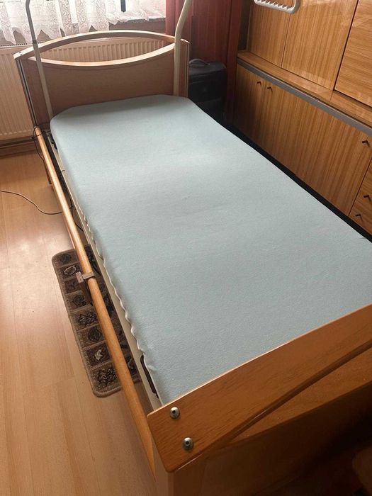 Vauth Sagel łóżko dla niepełnosprawnych wraz z wysięgnikiem  trójkątem