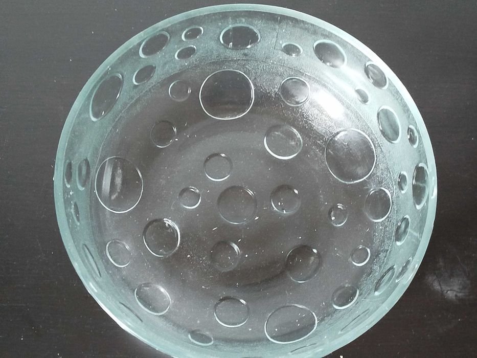 Saladeira bastante grande ou fruteira em vidro