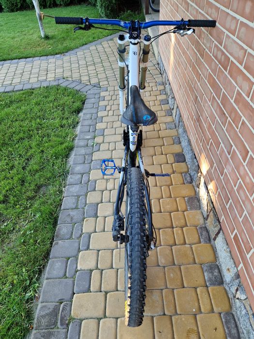 Читайте опис !!! Yt tues 1.0 2012 року