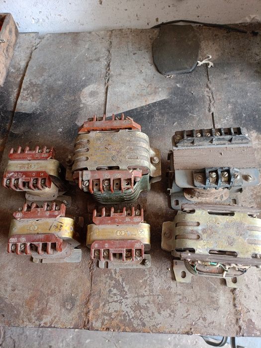 Електричні ,пускачі ,реле часу та інше