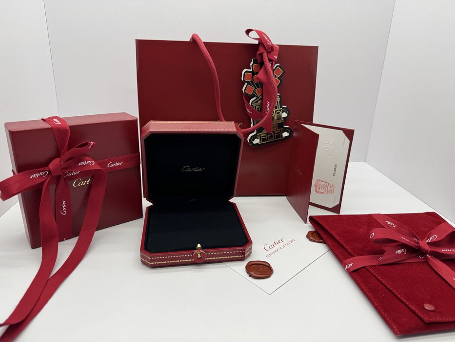 Оригінальний клмплект під підвіс Cartier Картьє.