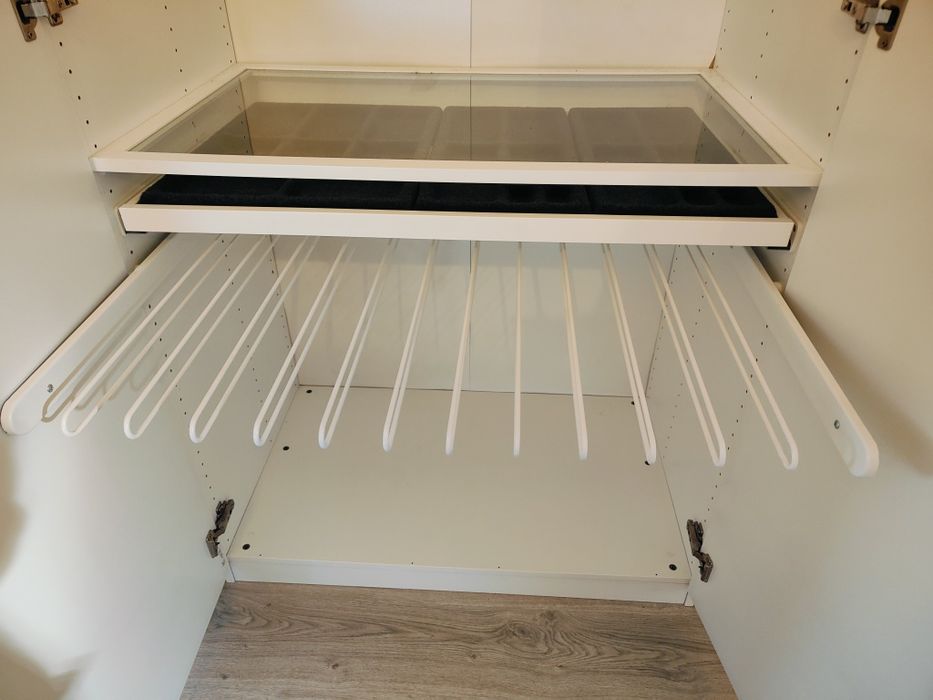 Roupeiros IKEA brancos