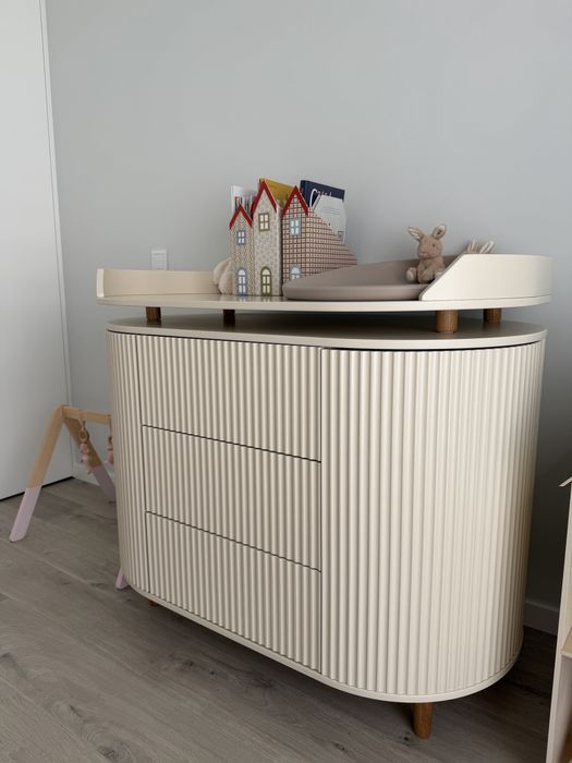 Cómoda BEGE KAI - KAS KOPENHAGEN ( trocador incluido)