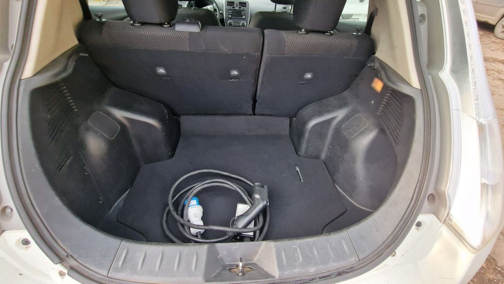 Сдам в аренду Nissan leaf 300 грн!!! в сутки