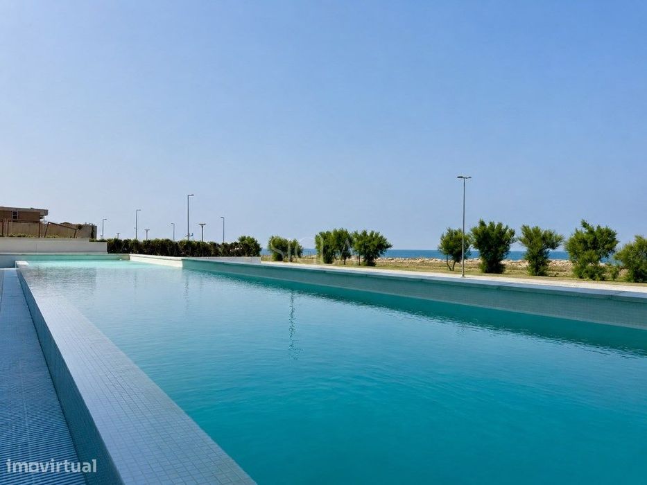 T1 Praia Canidelo em condomínio com piscina ginásio e coworking