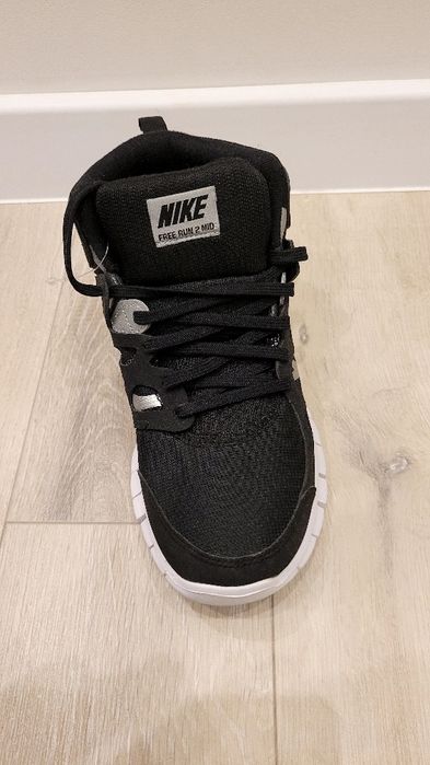 Buty NIKE Free RUN 2 sneakerboot 35,5 czarne białe