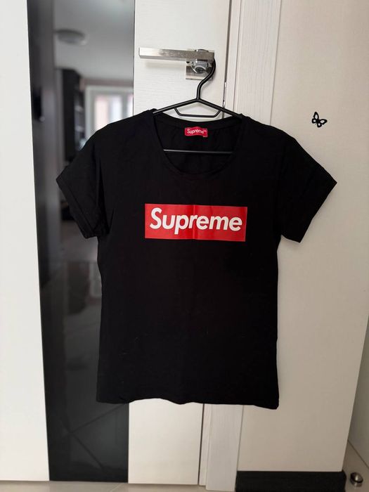 Футболка жіноча. Supreme