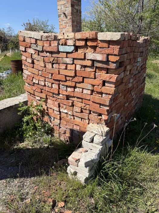 Продам б/у кирпич