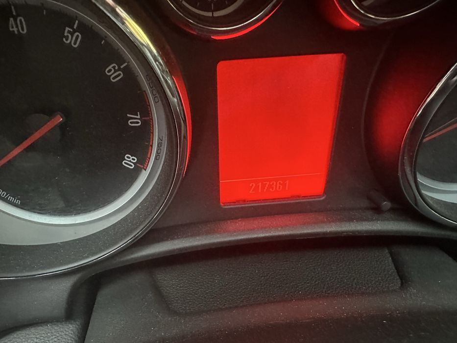 Opel Astra J 2011