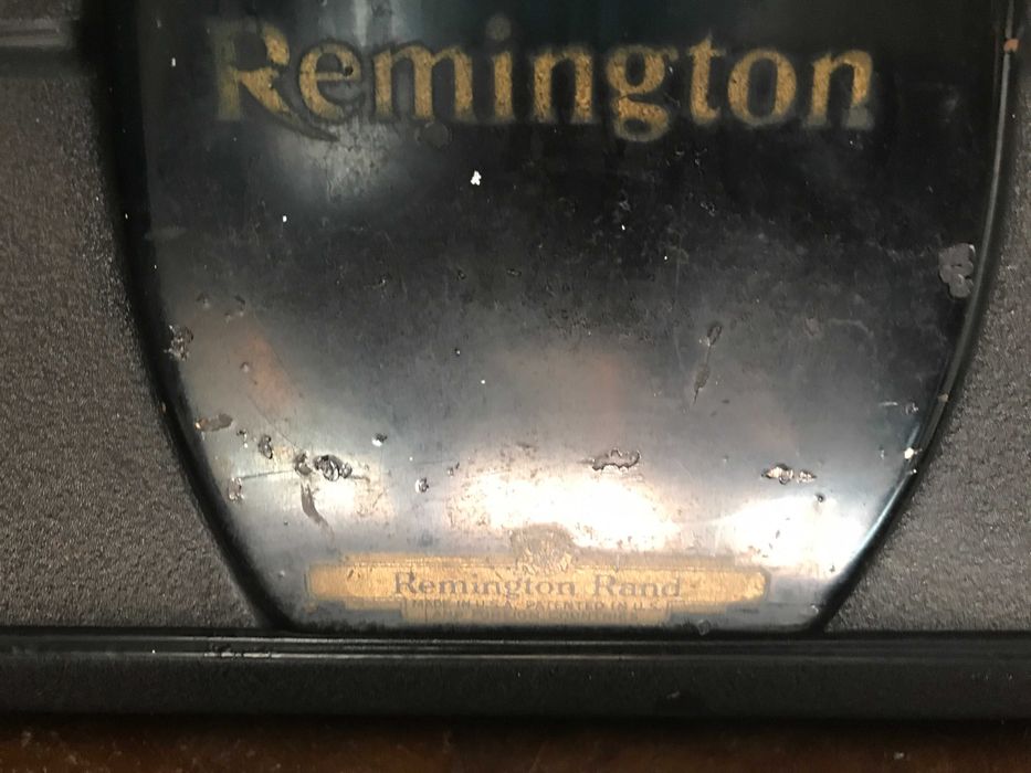 Maquina de escrever Remington antiga