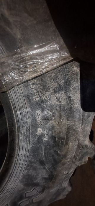 Pneus retroescavadora