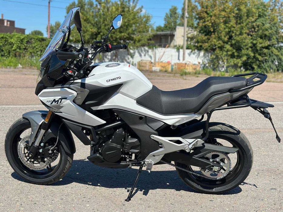 Мотоцикл CFMOTO 700MT