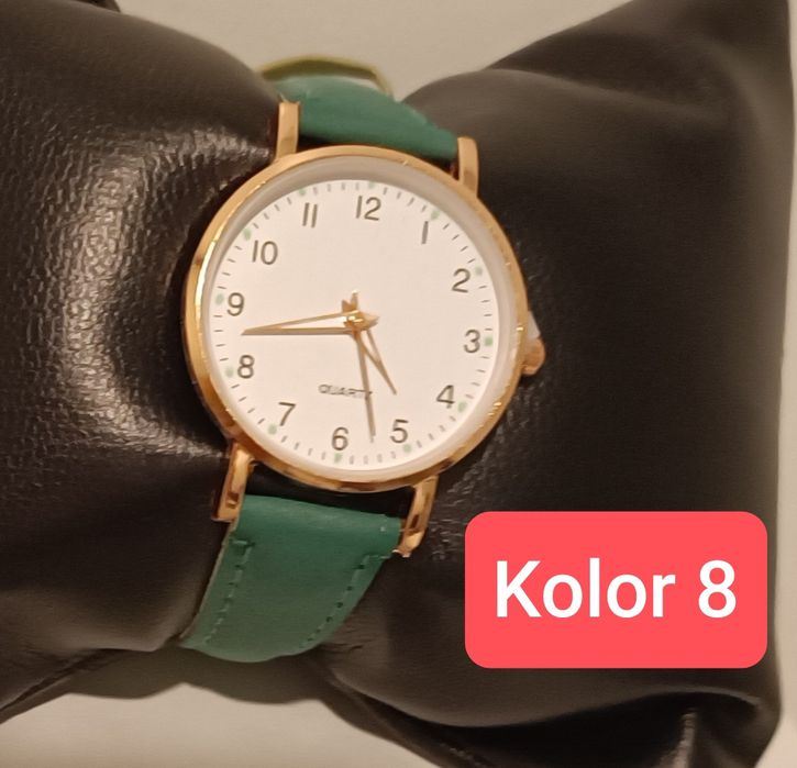Nowy damski zegarek z nową baterią w różnych kolorach paska. .