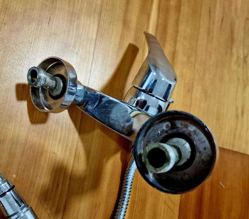 Torneira de banheira + Chuveiro + Suporte para Chuveiro