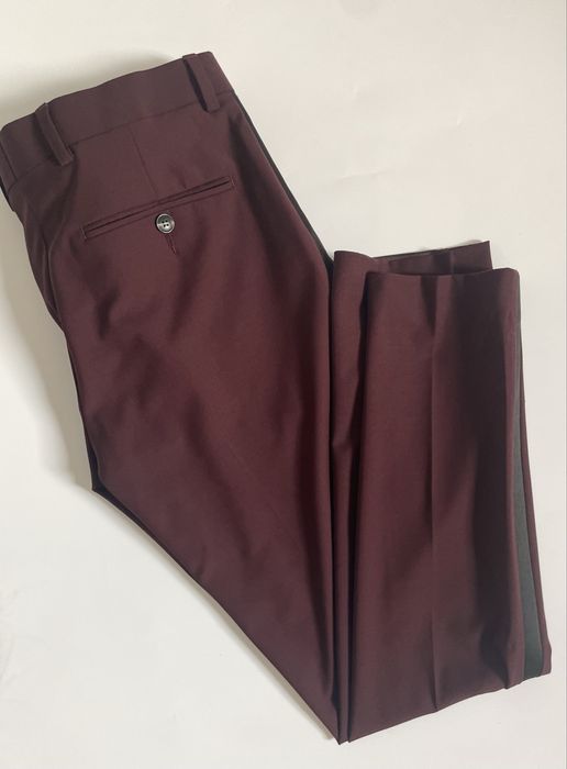 Garnitur smokingowy dwurzędowy Isaac Dewhirst Premium 46 slim ślubny bordowy