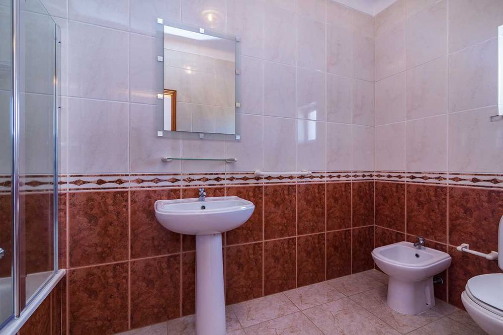 CASA ALVOR - T1, A Pé para a Praia e Centro + Estacionamento - TOTALMENTE DISPONÍVEL - DESCONTOS - ALV