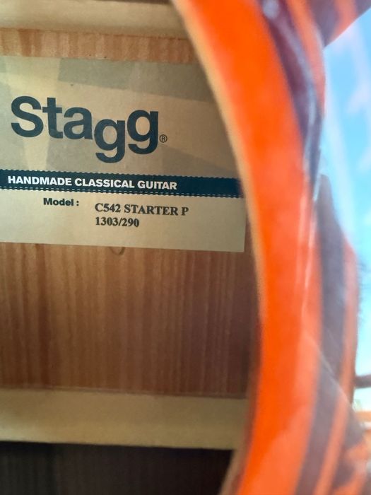 Guitarra Stagg C542 4/4 para esquerdino + saco