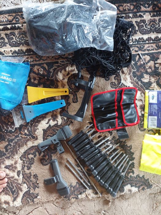 Аварійний знак трикутник буксировочний канат трос  жилетки компресор