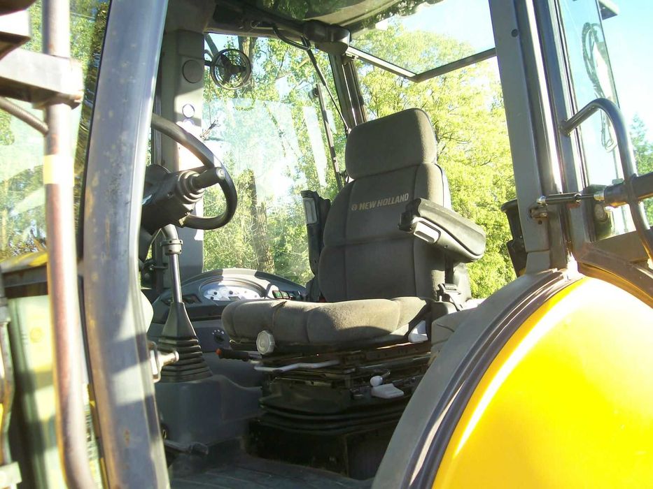 New Holland B110