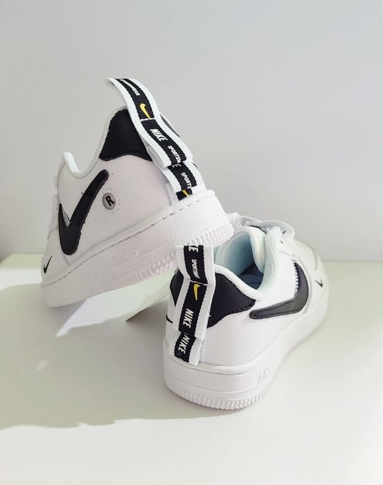 Підліткові шкіряні кросівки unisex Nike Air Force,білого кольру,розмір 33-37