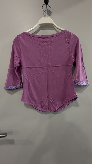 Camisola roxa com renda