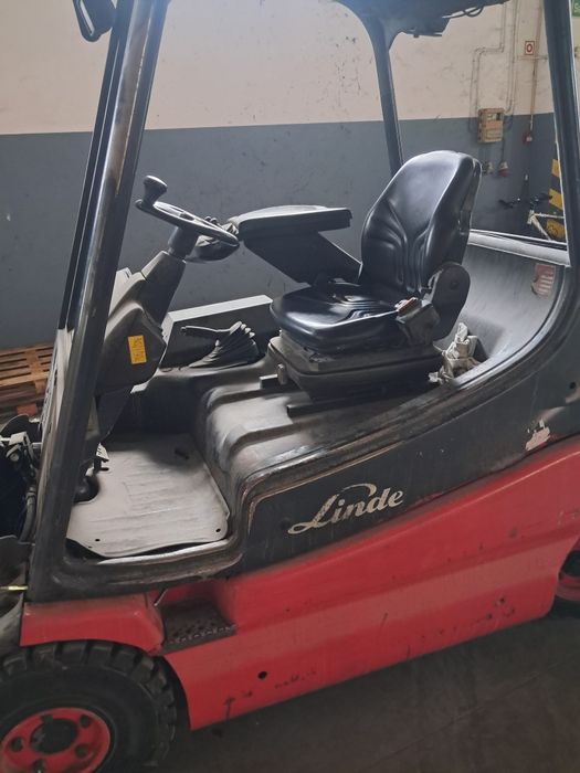 Empilhador linde electrico e24