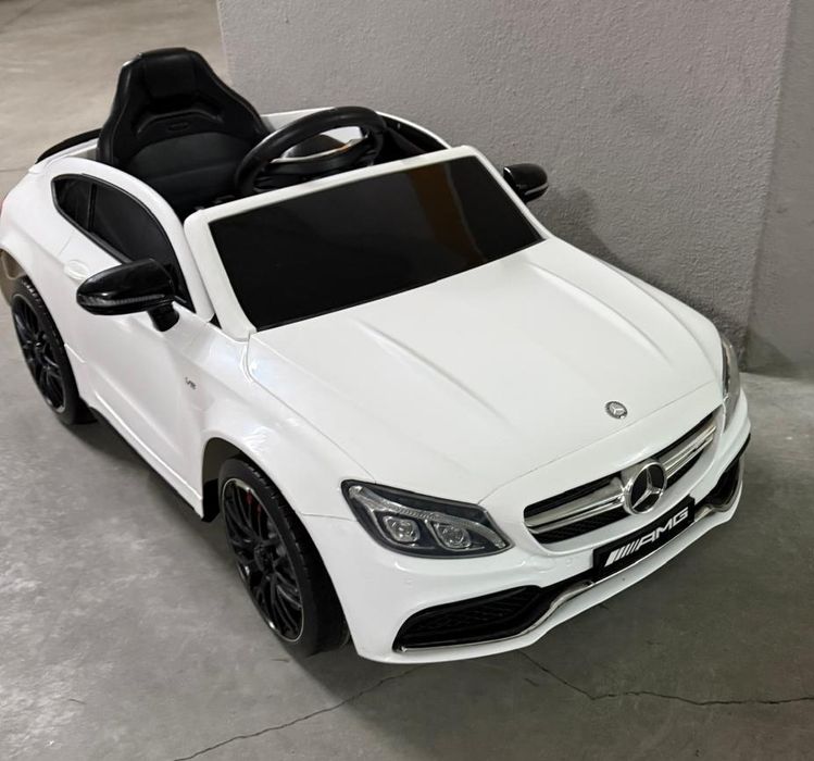 Mercedes C63 AMG COUPE  - Criança