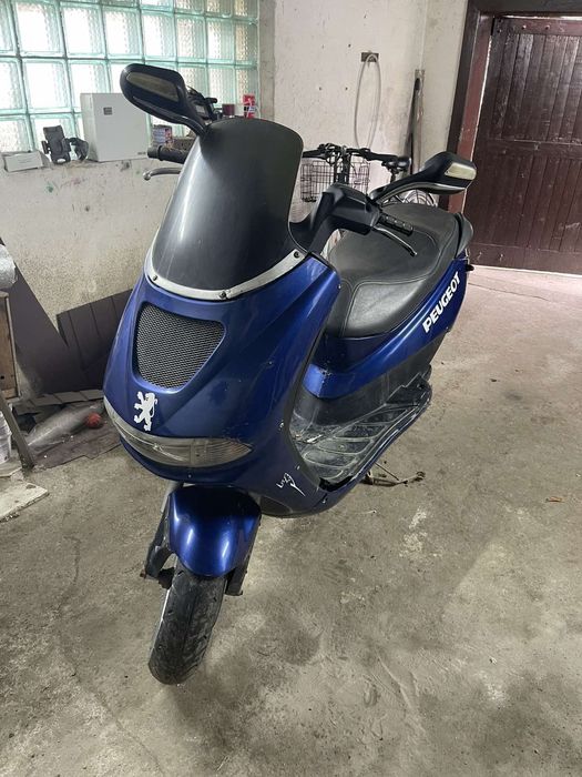 Продам скутер пежо