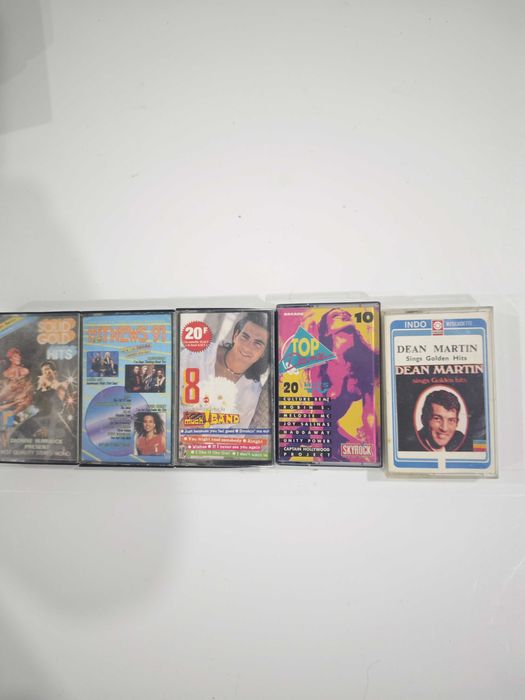 Cassettes Audio em Inglês de diferentes cantores e vários estilos
